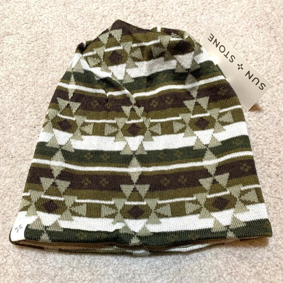 NWT Sun + Stone Green and White Tribal Knit Beanie Neck Gaiter Wear 3 Ways - Picture 3 of 7